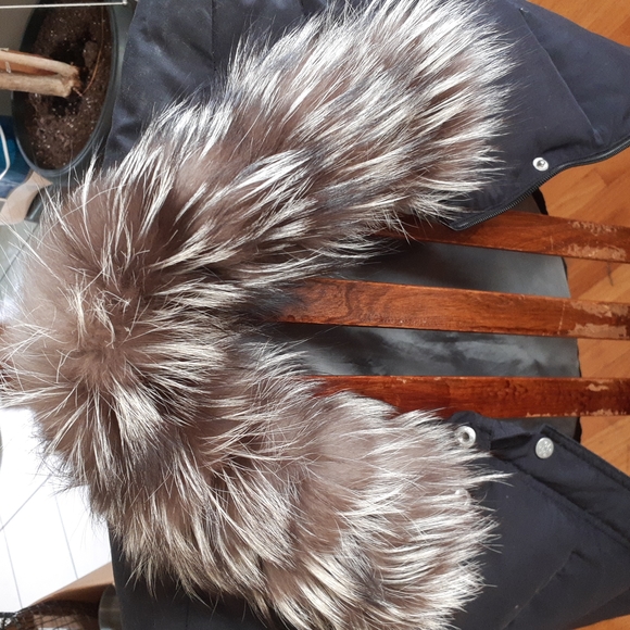 Puffer Vest - Picture 3 of 9